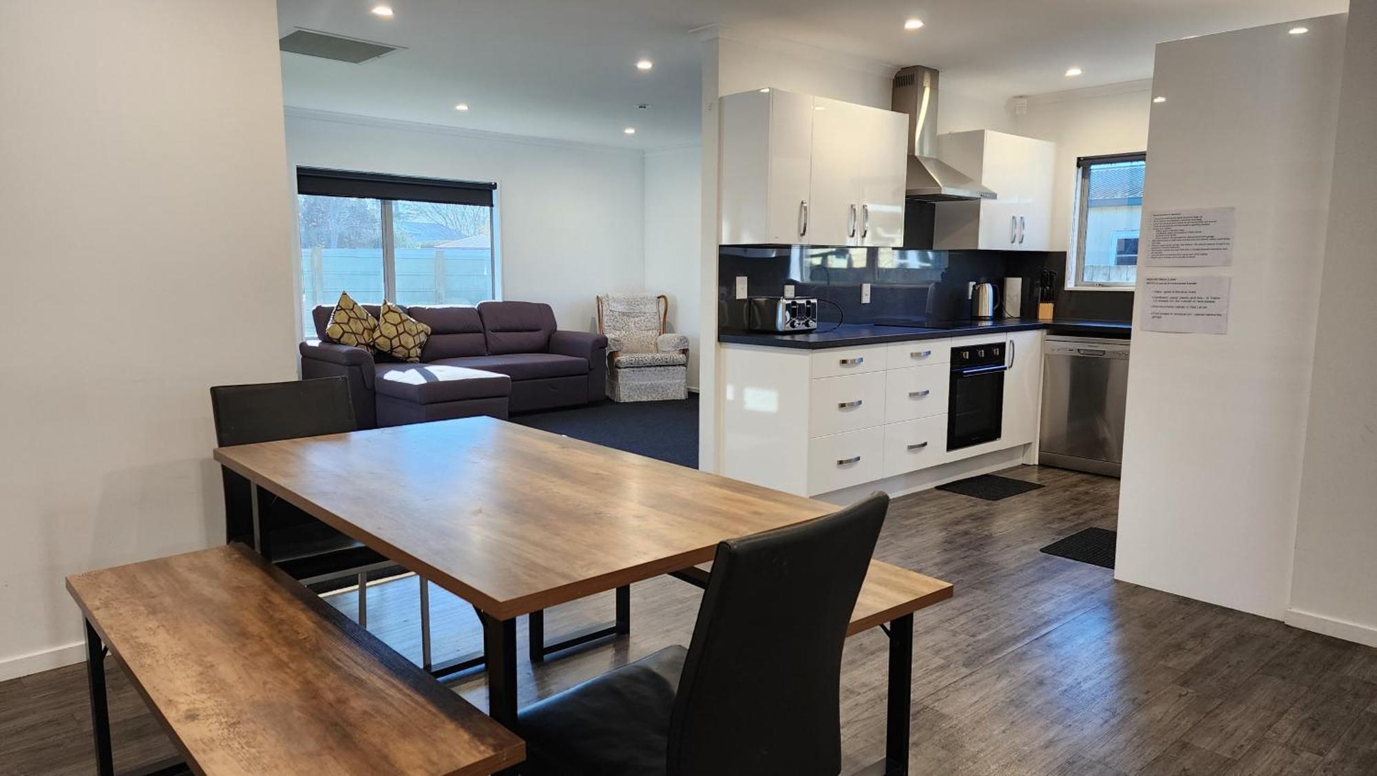 Oaktree Entire Holiday Home, Sleeps 8 To12 Rotorua Ngoại thất bức ảnh