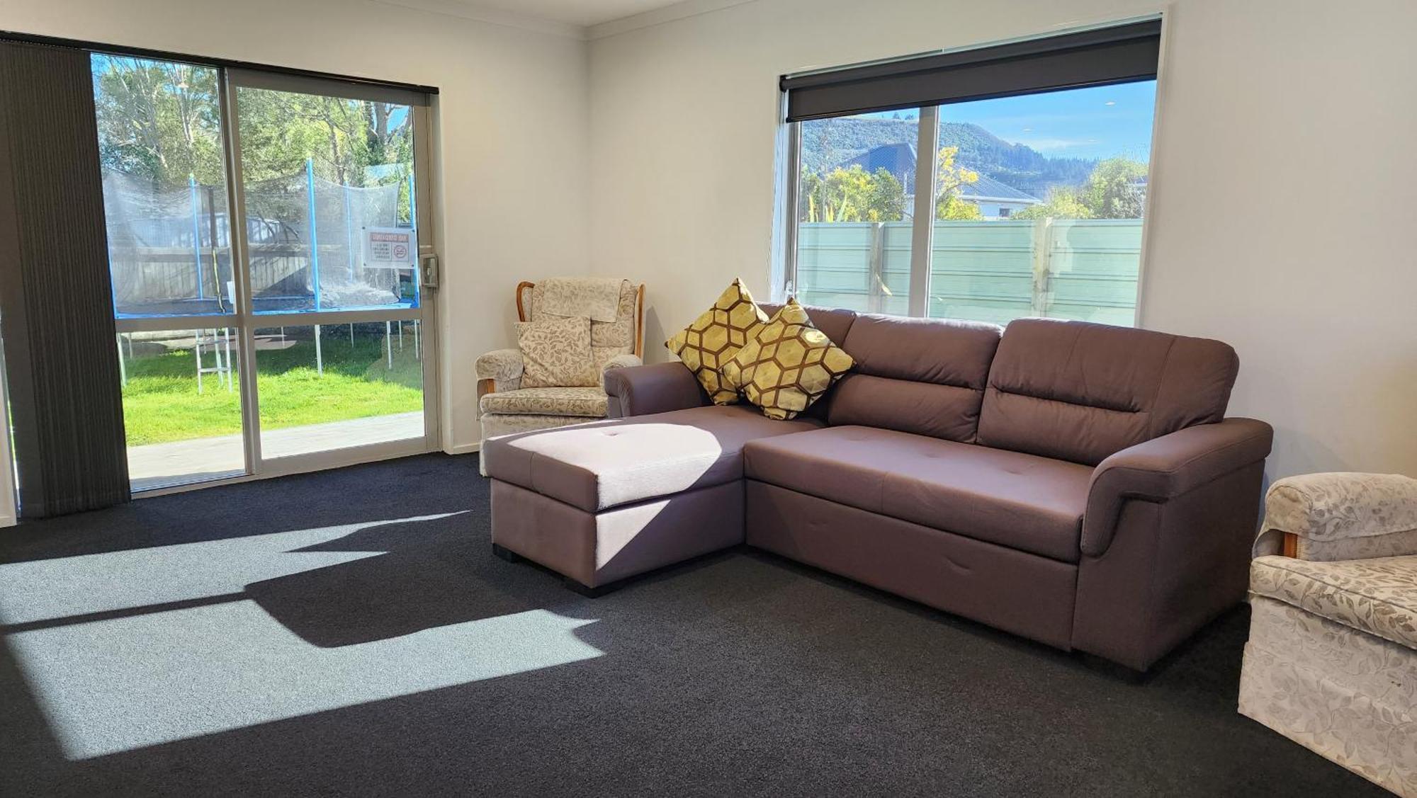 Oaktree Entire Holiday Home, Sleeps 8 To12 Rotorua Ngoại thất bức ảnh
