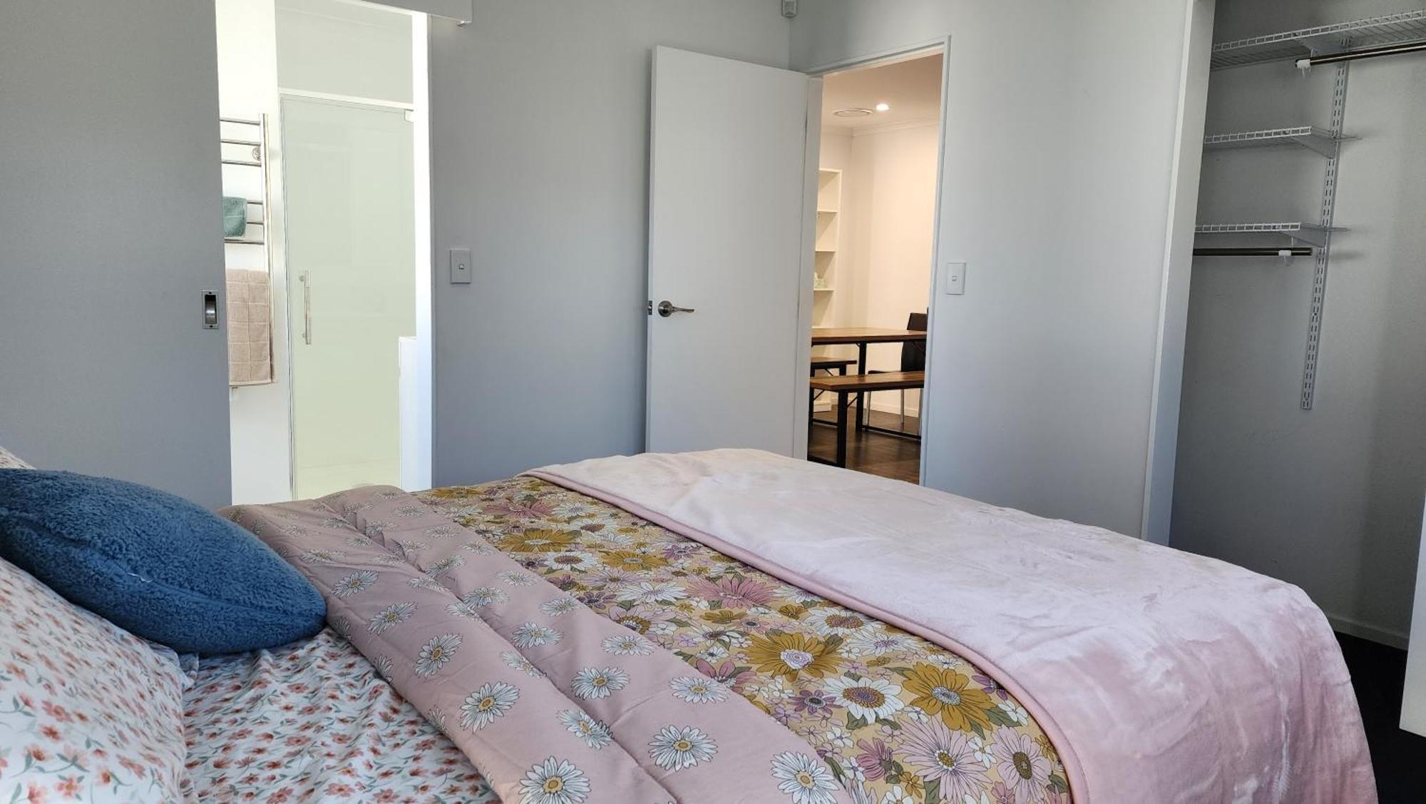 Oaktree Entire Holiday Home, Sleeps 8 To12 Rotorua Ngoại thất bức ảnh